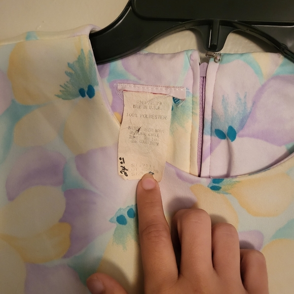 VINATGE PASTEL PLEATED DRESS - Picture 8 of 10